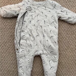 GAP Light Gray Penguin Print Footie